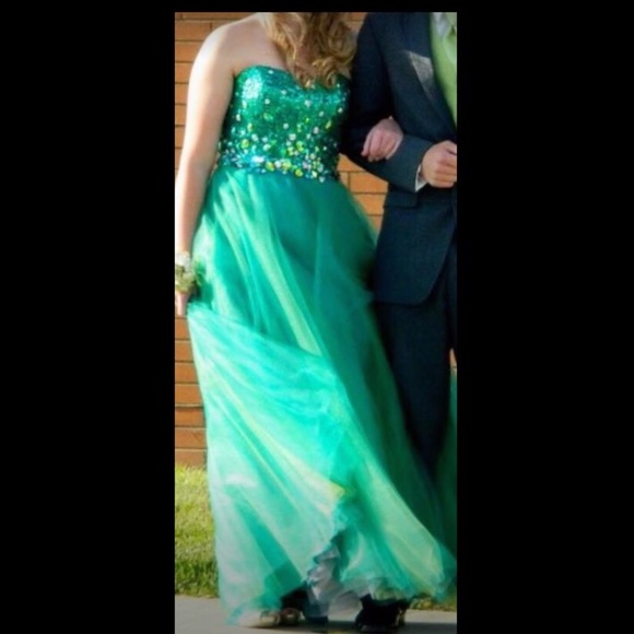 Prom Dress - Picture 2 of 3